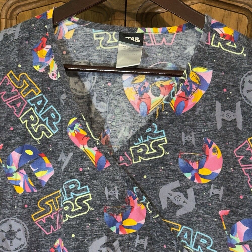 Star Wars Scrub Top Women's XL Gray Graphic Logo Short Sleeve V-Neck 2 Pocket